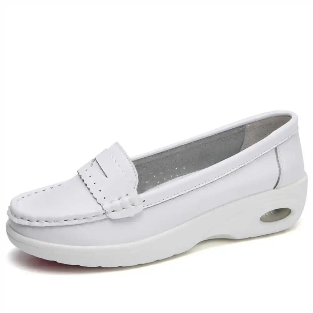 Thick Sole Slipon White Traine - đánh giá và giá Elderly Women Formal Wear